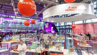 New Product Gallery mit Vitrinen und Neuheiten auf der Spielwarenmesse.