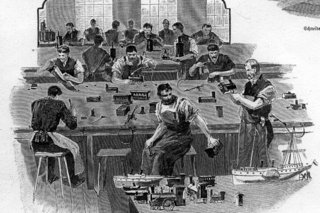 Blick in eine Blechspielzeugfabrik in Nürnberg um 1880.